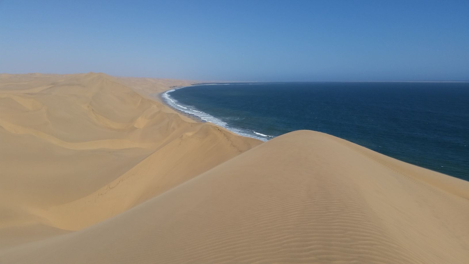 DESERT OCEAN Where desert meets ocean